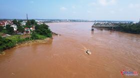 Phú Thọ đề nghị cử đặc công 'người nhái' tìm nạn nhân vụ sập cầu Phong Châu  第1张