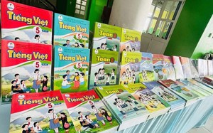 Trường học thành nơi trú náu, thầy cô góp tay nấu nướng ngày mưa lũ  第8张