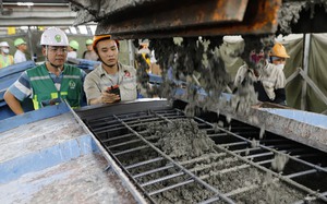 Người dân xếp hàng từ 6h sáng trong ngày đầu trải nghiệm đi metro Nhổn - ga Hà Nội  第18张