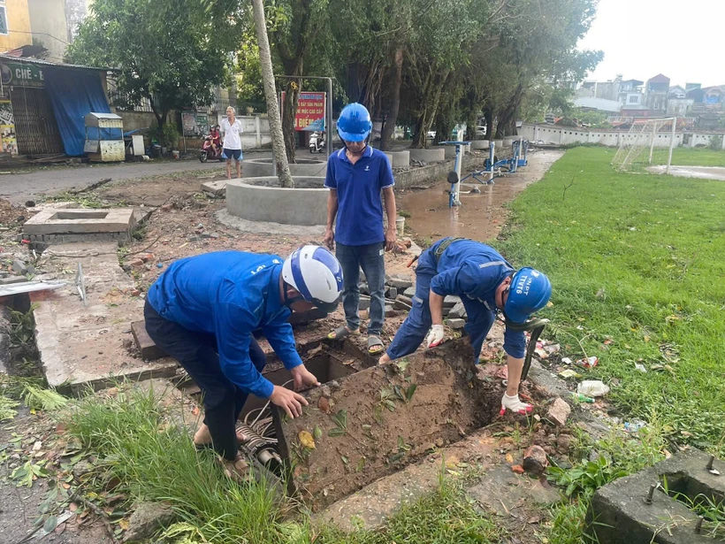  Các nhà mạng nhanh chóng đảm bảo liên lạc cho người dân sau bão số 3 第1张