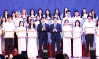  45 sinh viên xuất sắc nhận học bổng nâng bước tài năng trẻ 2024 第2张