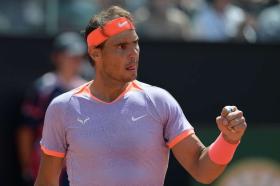 Nadal lội ngược dòng thành công ở trận mở màn Rome Masters