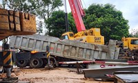  Duyệt khẩn cấp hơn 9 tỷ trục vớt phương tiện, cầu Phong Châu bị đắm 