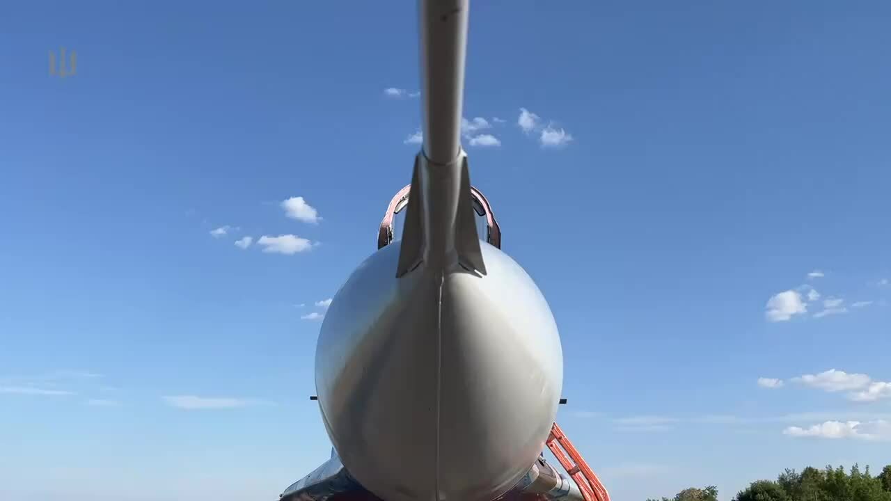 Ukraine đăng video dùng MiG-29 ném bom lượn Mỹ vào đất Nga  第1张