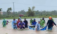  T.Ư Đoàn, T.Ư Hội Sinh viên Việt Nam tiếp nhận 1,45 tỉ đồng hỗ trợ người dân vùng bão, lũ 