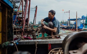 Làng chài trên sông Hồng &quot;sống mòn&quot; sau những cơn bão dữ  第1张