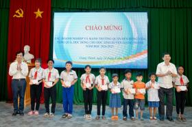  Quỹ Khởi Sự Từ Tâm trao học bổng cho học sinh tỉnh Kiên Giang