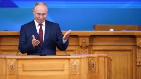 Tổng thống Putin ca ngợi vẻ đẹp tâm hồn của phụ nữ Nga  第1张