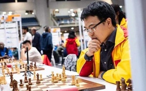 Lê Quang Liêm dùng Hậu đổi bộ ba Xe Tượng Mã của Magnus Carlsen và cái kết!