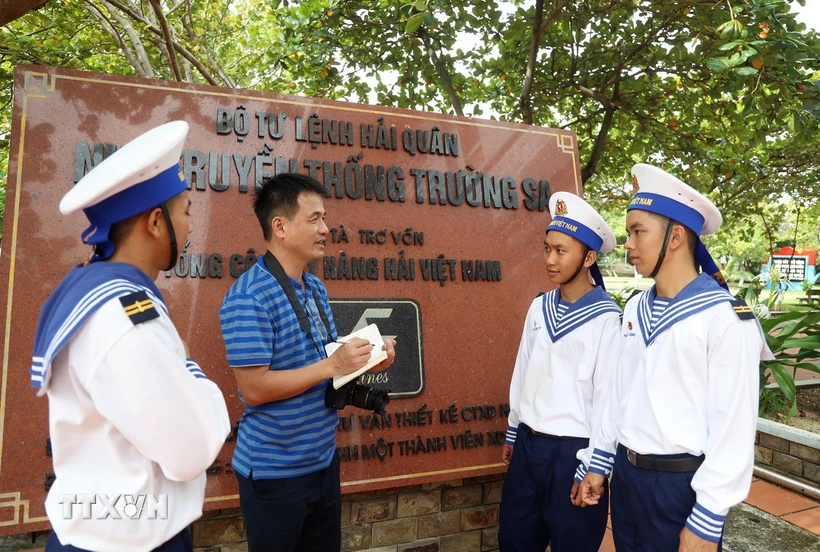  Khơi dậy tinh thần cống hiến trong Khối thi đua Khoa học-Văn hóa-Xã hội 第1张