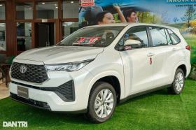 Tầm tiền 850 triệu đồng, chọn Innova Cross hay Hyundai Custin tiêu chuẩn?  第1张