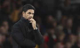 Arteta thay hậu vệ Arsenal vì sợ thẻ đỏ  第2张