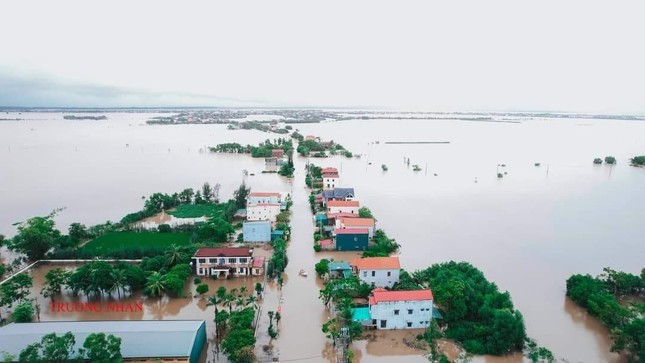  Miền Trung đối mặt mưa lũ đỉnh điểm 